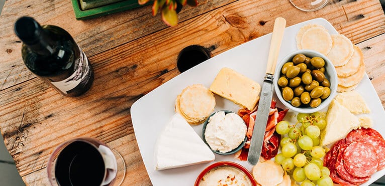 quel-vin-pour-aperitif.jpg © Photo _ Melissa Walker Horn sur Unsplash
